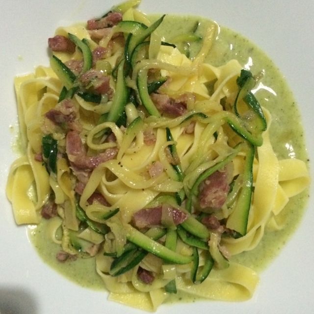 Tagliatelle alla crema di broccoli (Tagliatelle ao creme de brócolis)