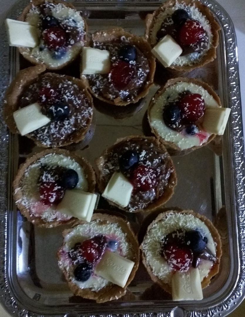 Tarteletes de morango e chocolate branco