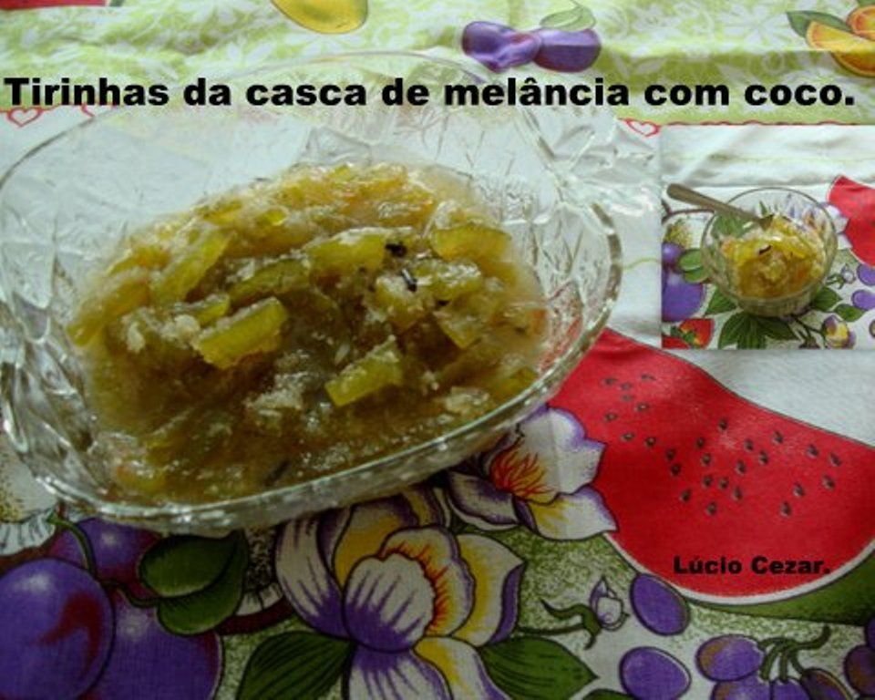 Tirinhas de casca de melancia com coco