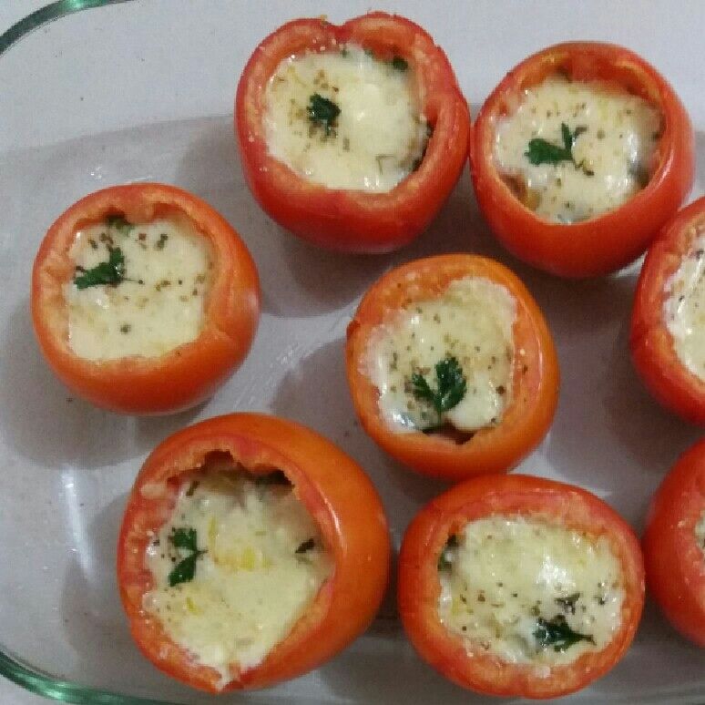 Tomate recheado à minha moda