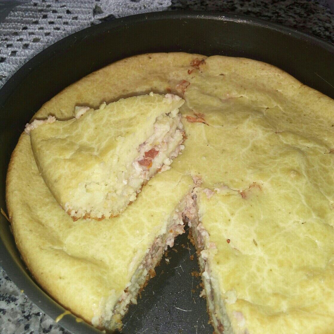 Torta cremosa de calabresa