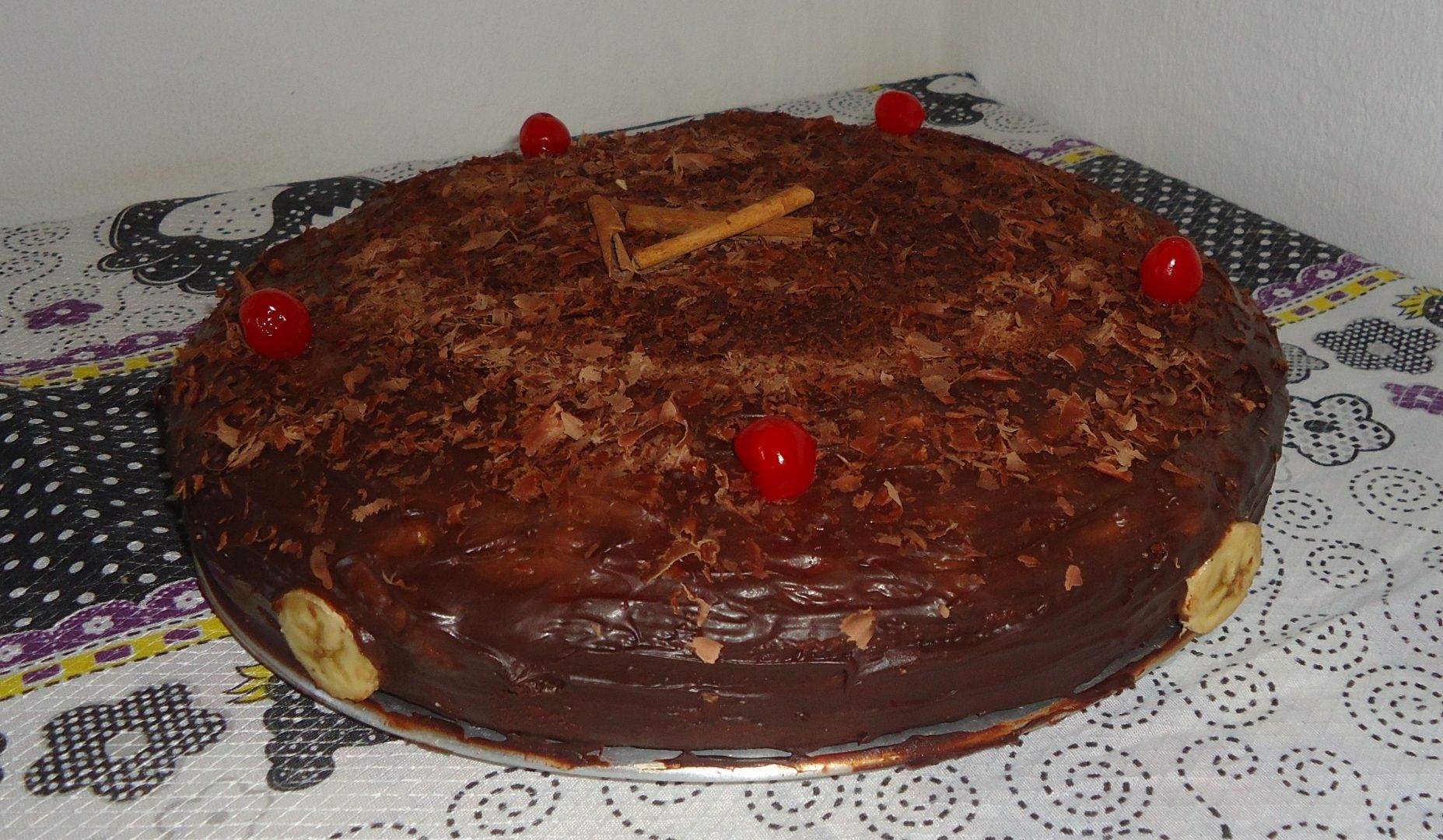 Torta de banana com ghanache de chocolate