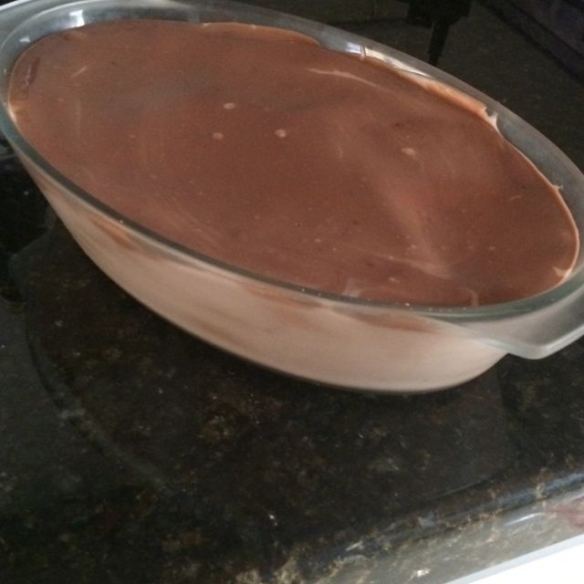 Torta de bolacha com chocolate fácil e prática