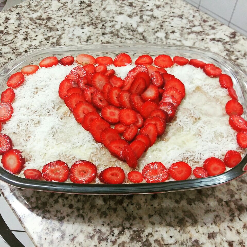 Torta de bolacha com nata fácil