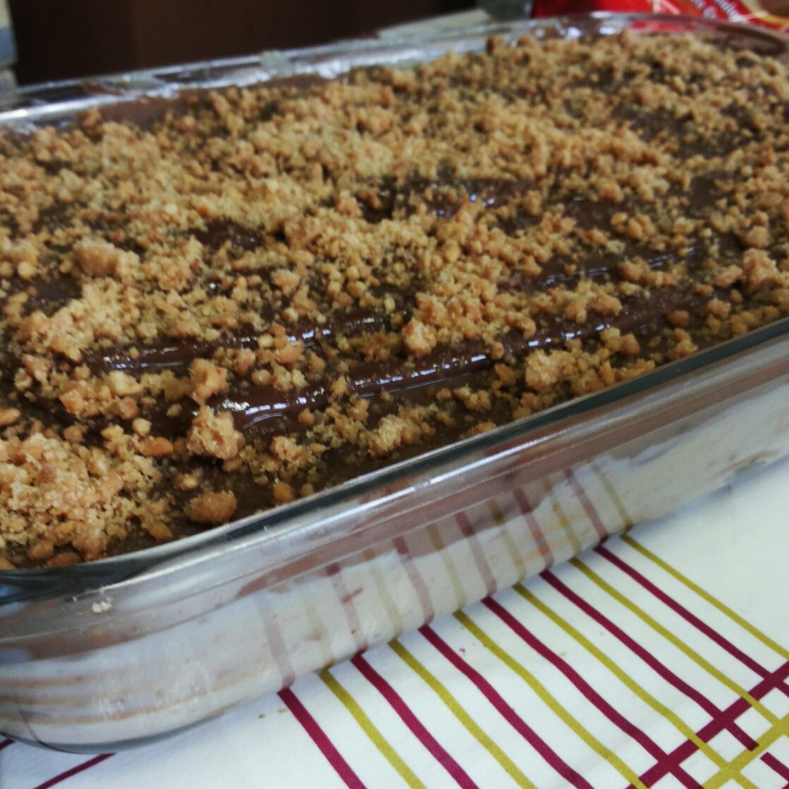 Torta de bolachinha com paçoca