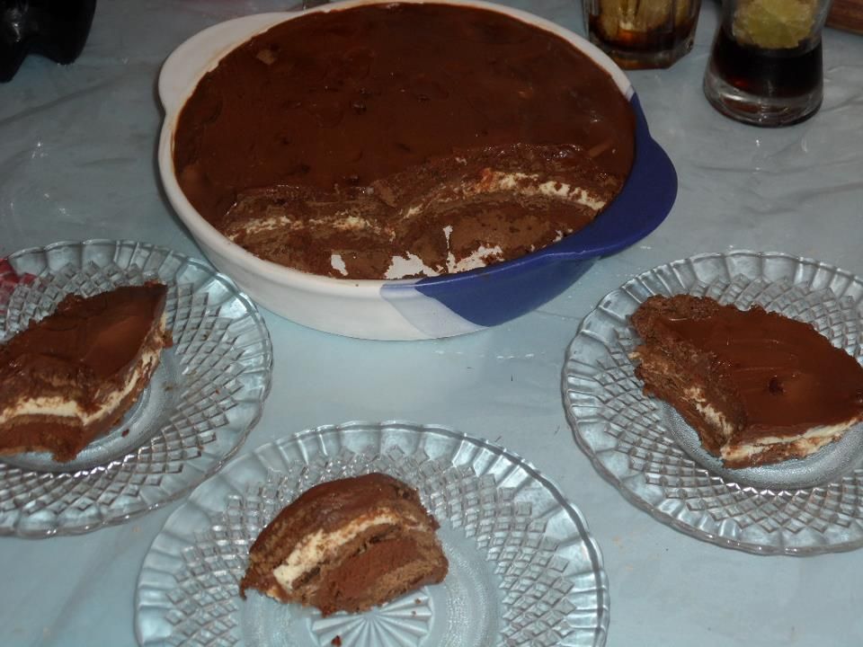 Torta de bolachinha Maria de chocolate