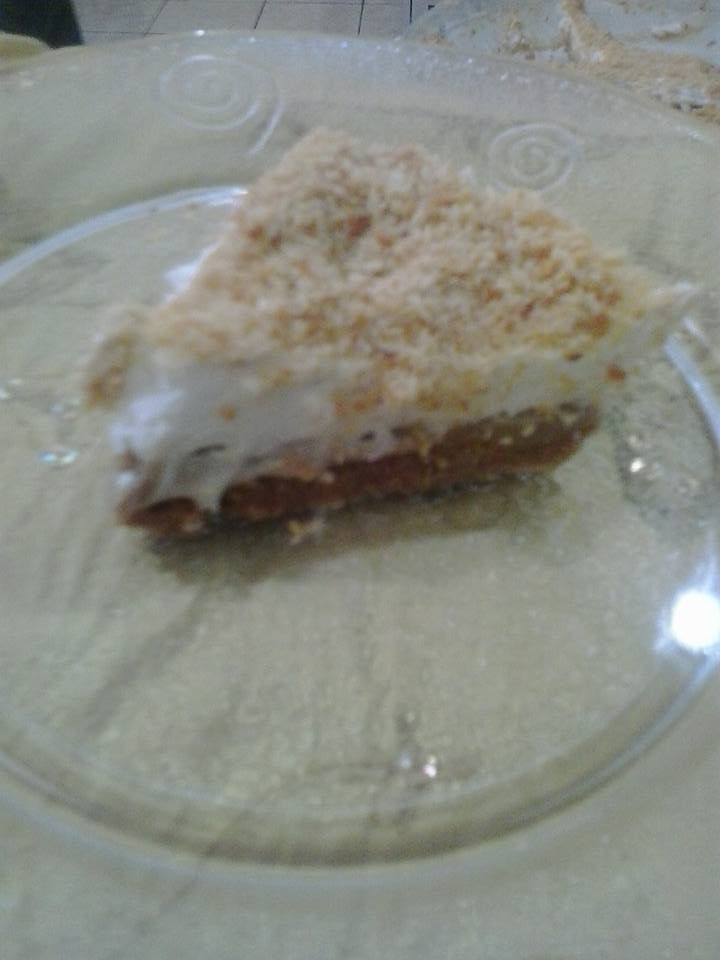 Torta de doce de leite com amendoim