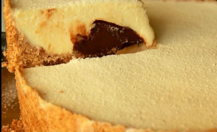 Torta de leite em pó com creme de avelã