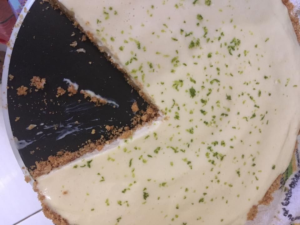 Torta de limão feita de biscoito maisena