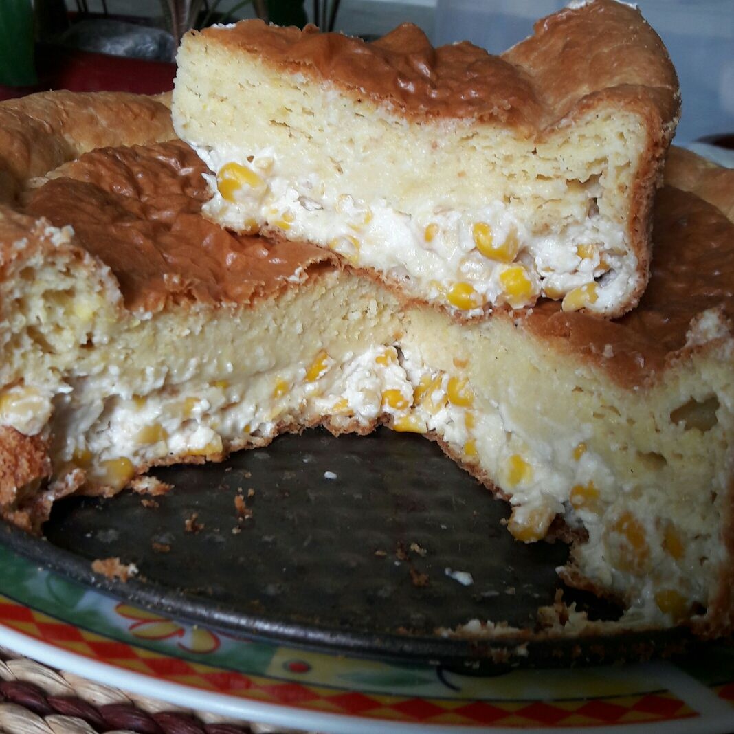 Torta de milho com recheio de milho e cream cheese