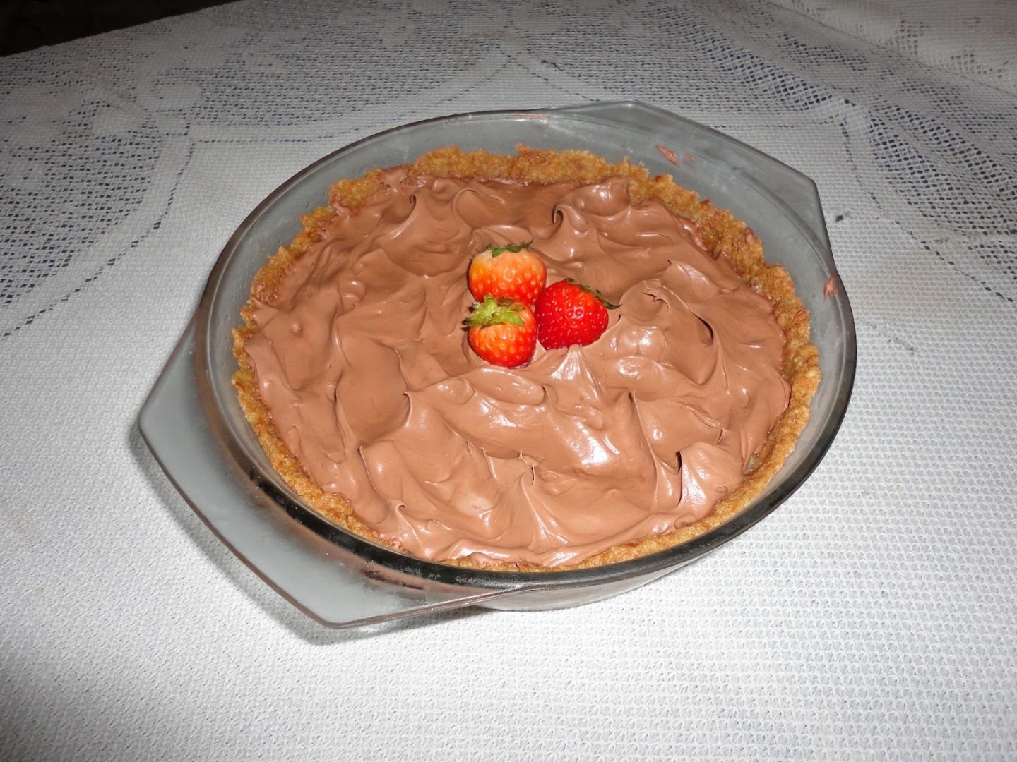 Torta de morango com chantilly de chocolate