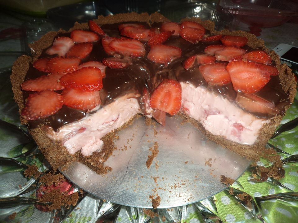 Torta de morango com ganache