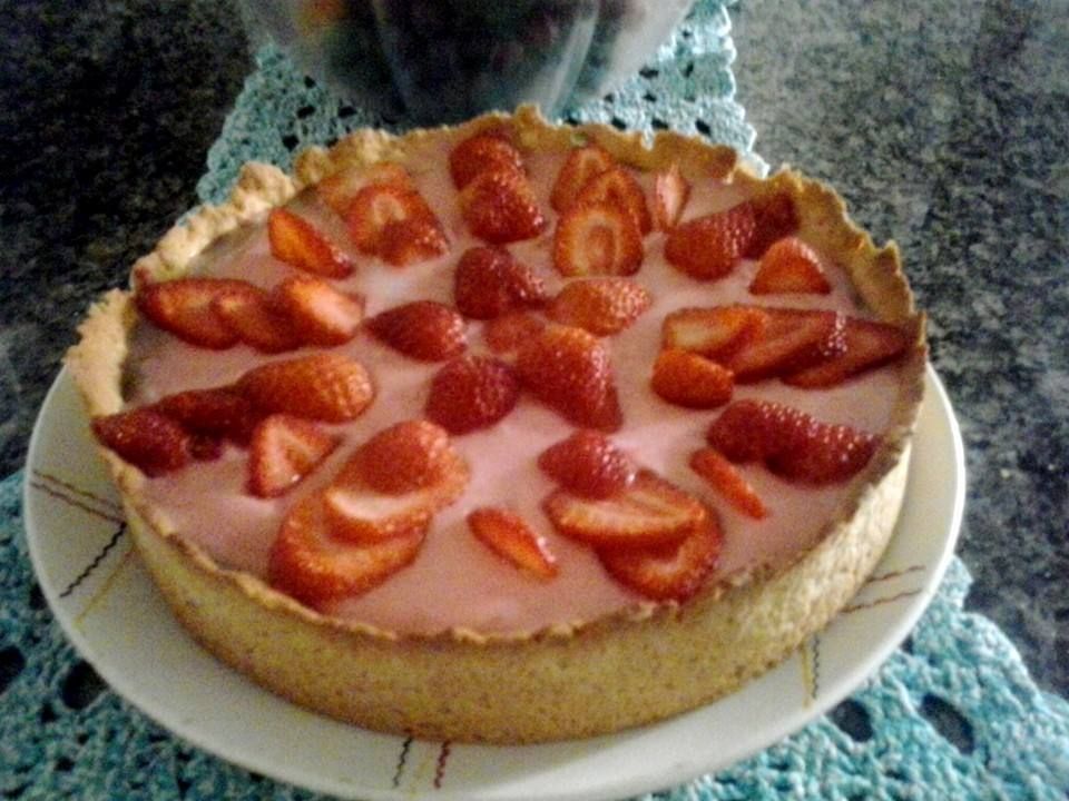 Torta de morango fácil e barata