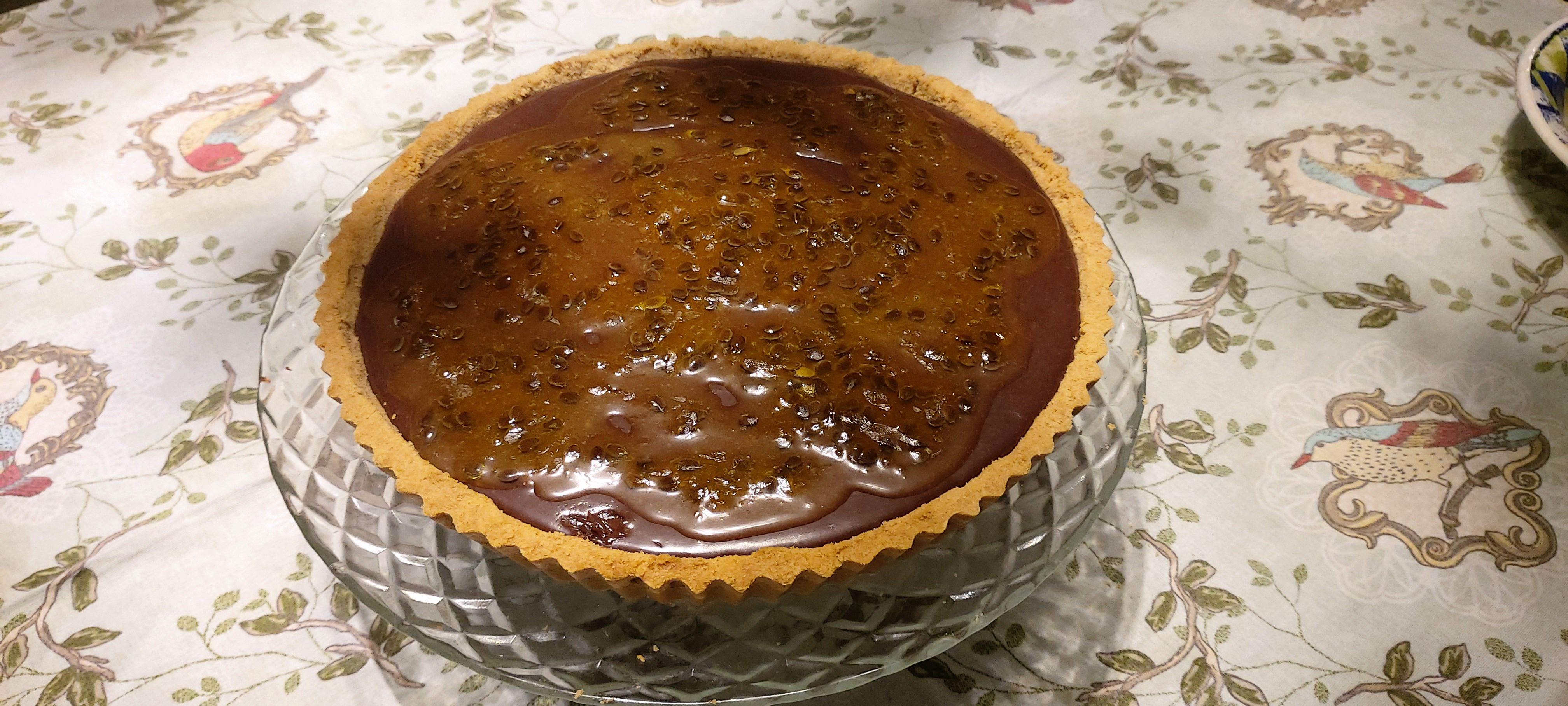 Torta de mousse de maracujá com ganache de chocolate