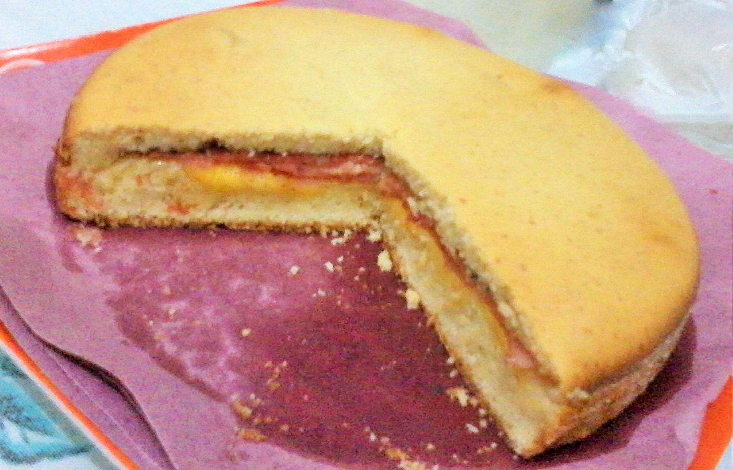 Torta de parmesão recheada com queijo e presunto