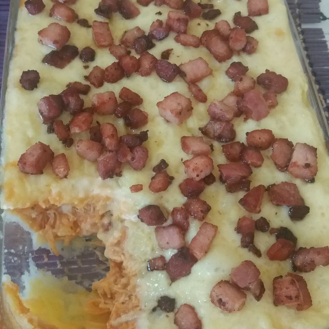 Torta de purê de batata recheada