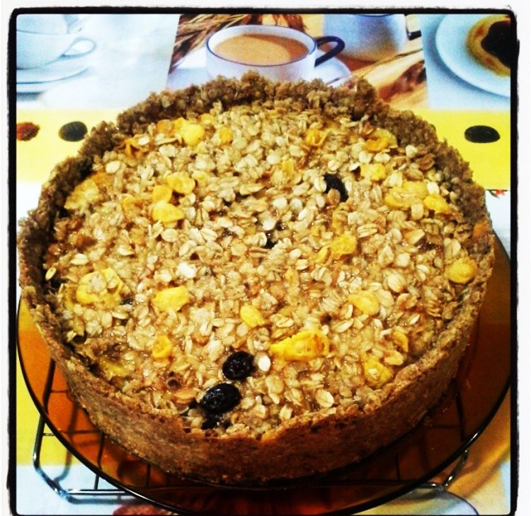 Torta integra de banana, granola e mel