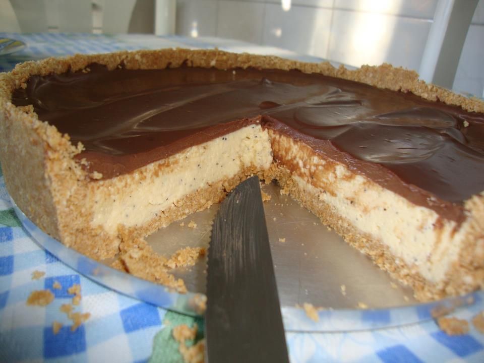 Torta mousse de maracujá com chocolate