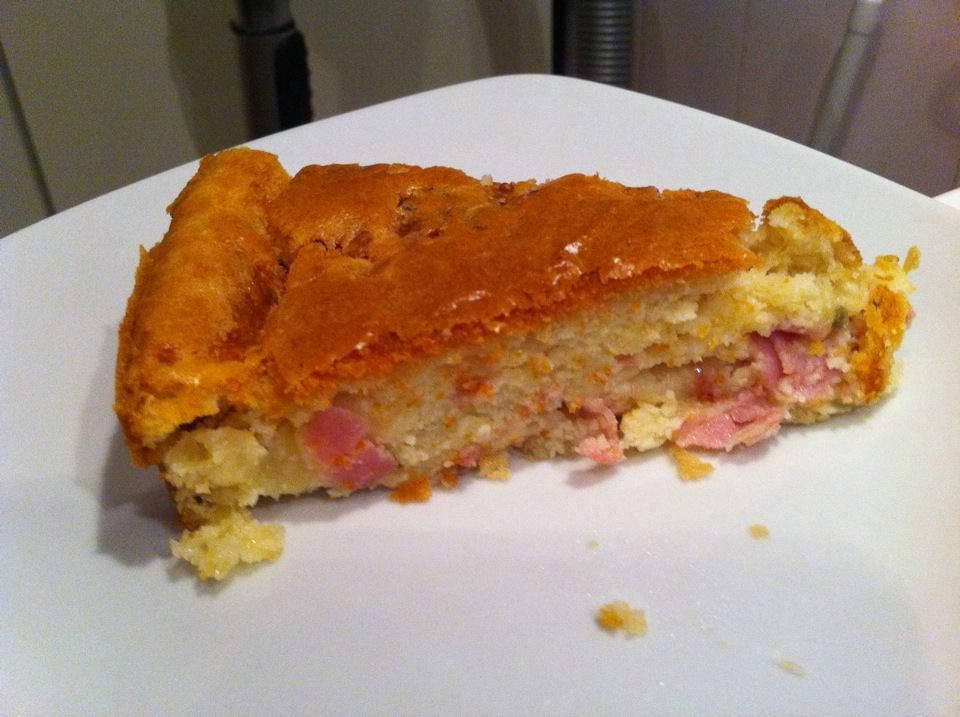 Torta salgada de presunto e queijo