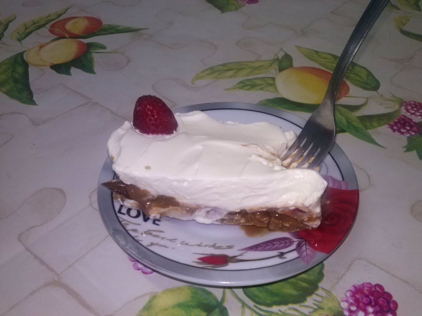 Torta super fácil de morango com chantilly