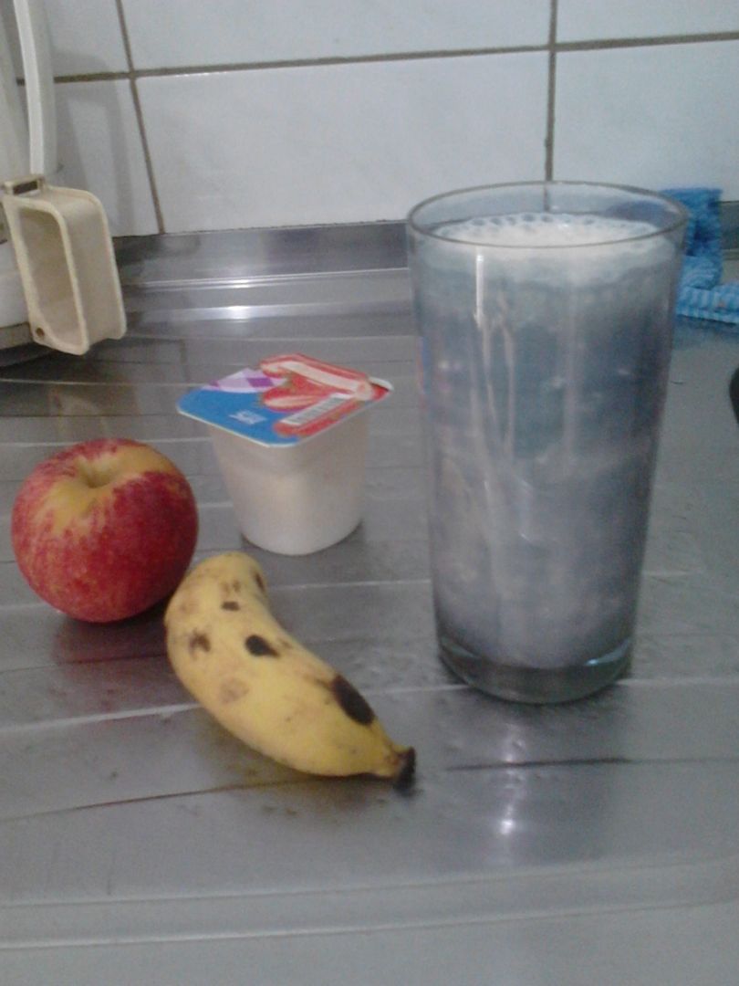 Vitamina de banana e iogurte (cremosa)