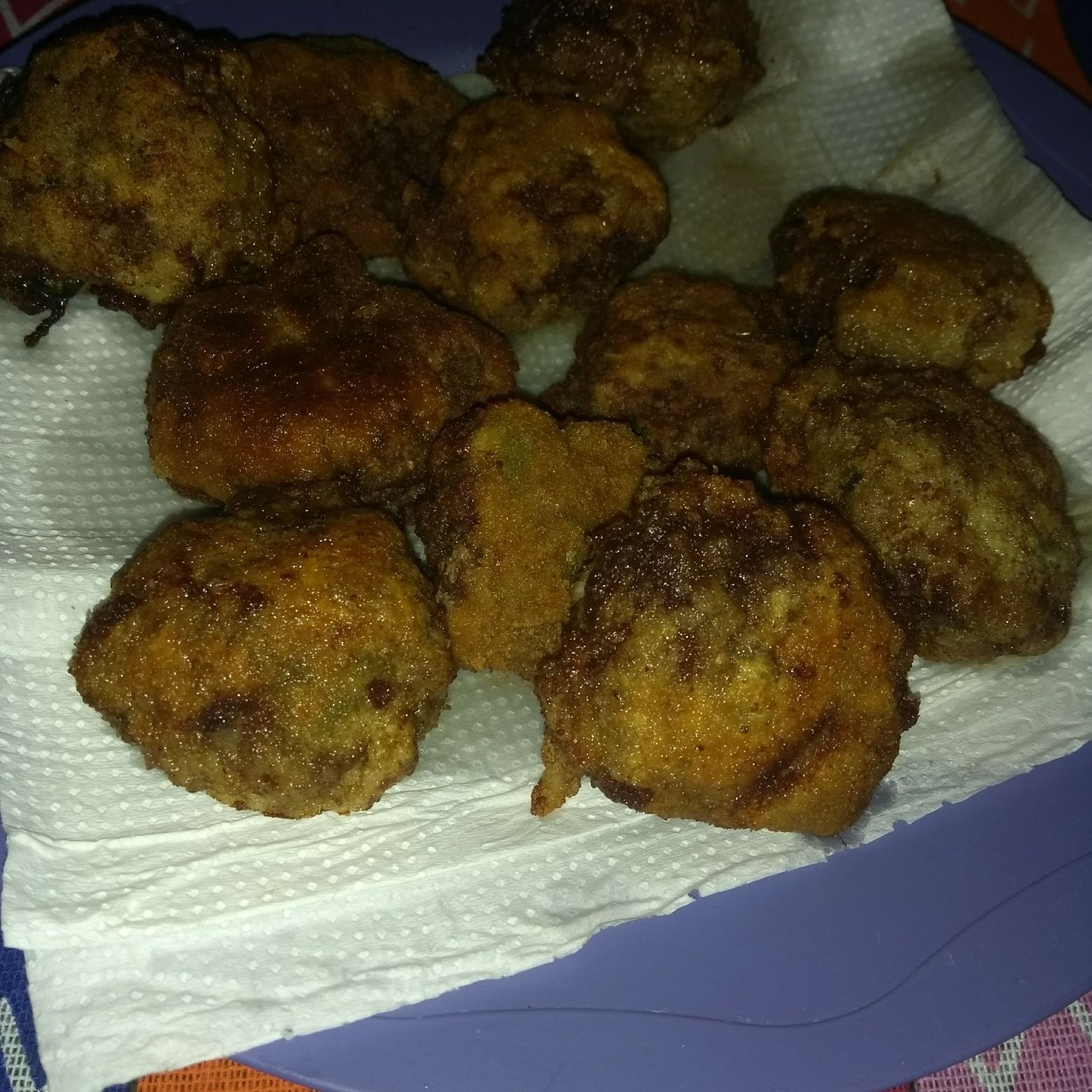 Bolinho de carne moída à milanesa