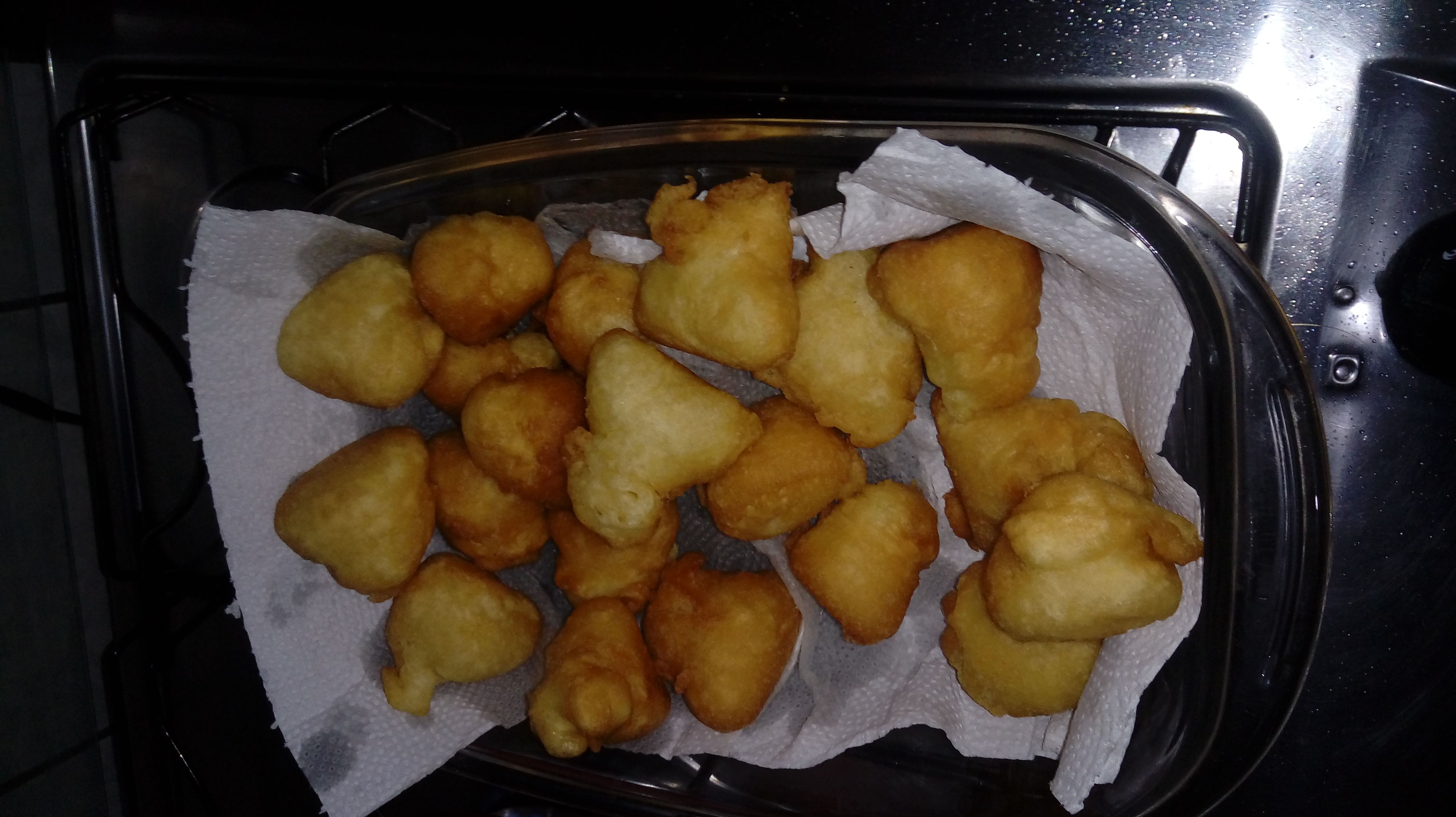 Bolinho de chuva sem leite e ovos fácil