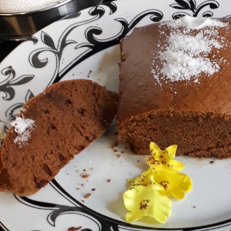 Bolo chocolate de 4 ingredientes e sem leite