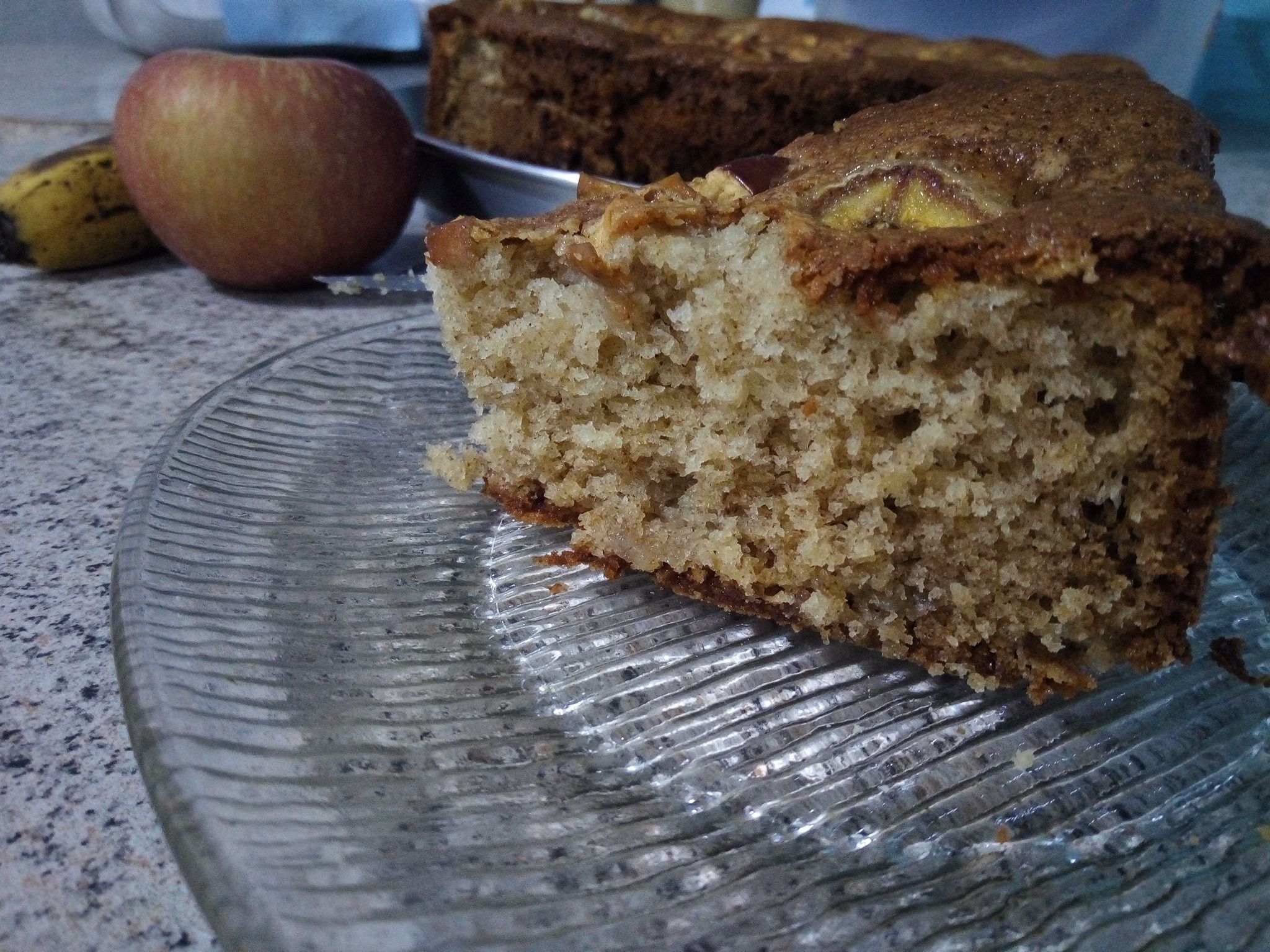 Bolo de banana e maçã prático