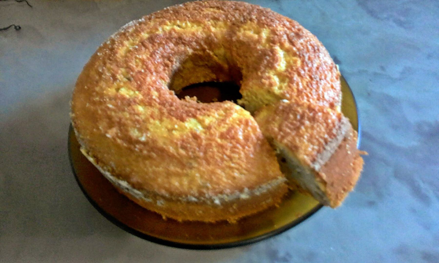 Bolo de coco e fubá