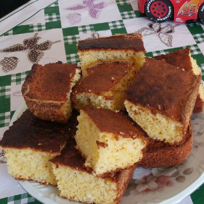 Bolo de fubá com coco