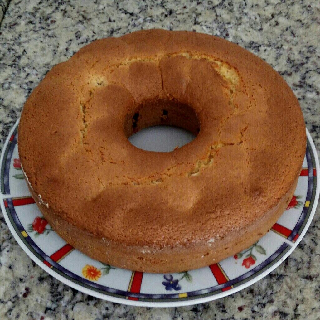 Bolo de fubá com goiabada fácil