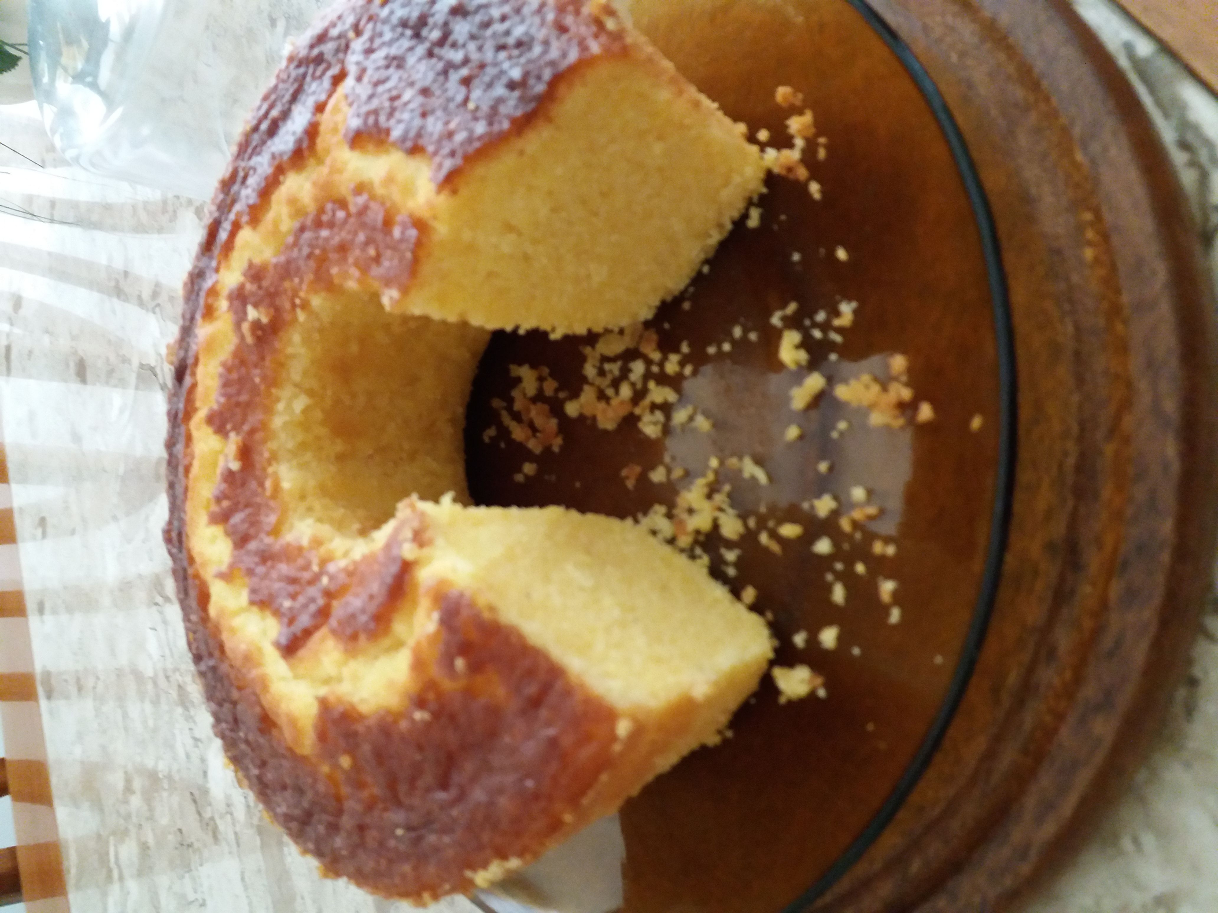 Bolo de fubá com laranja