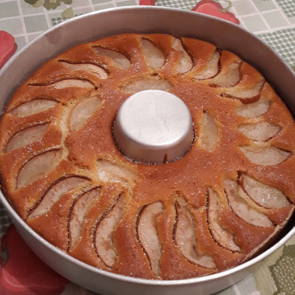 Bolo de pera fácil e gostoso