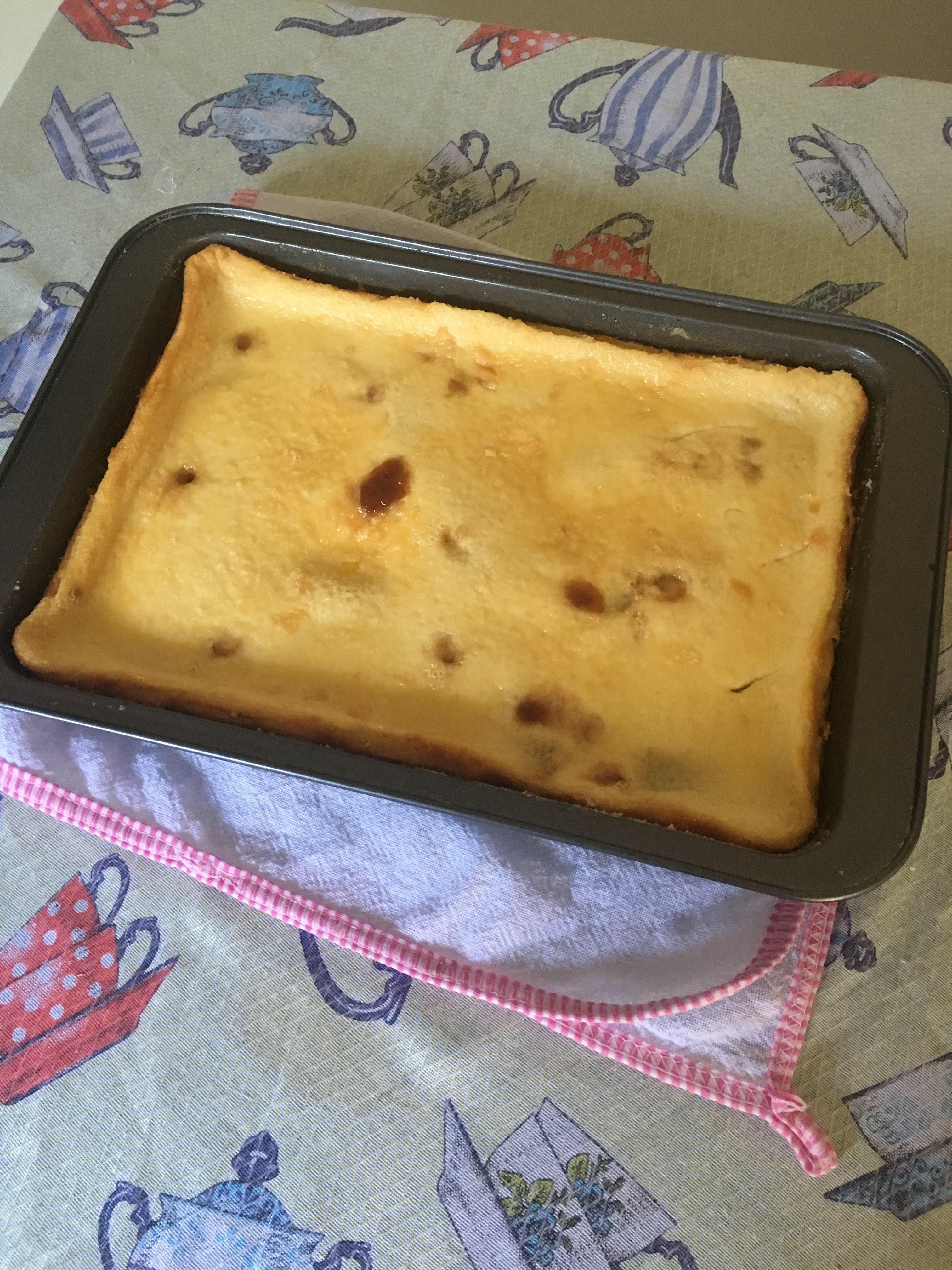 Bolo de queijo com goiabada da roça