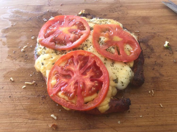 Linguiça pizzaiolo na churrasqueira