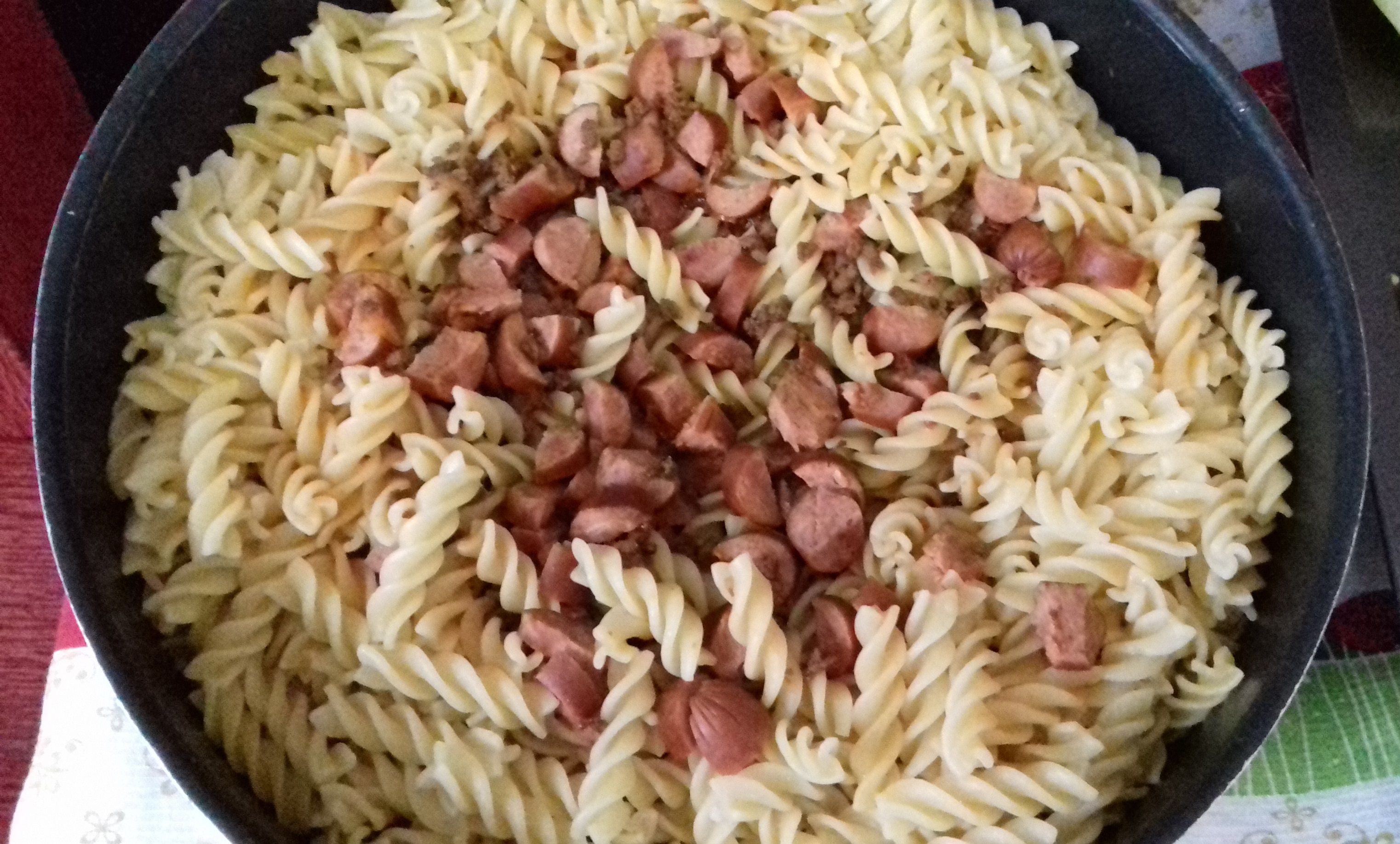 Macarrão bolonhesa com linguiça no forno