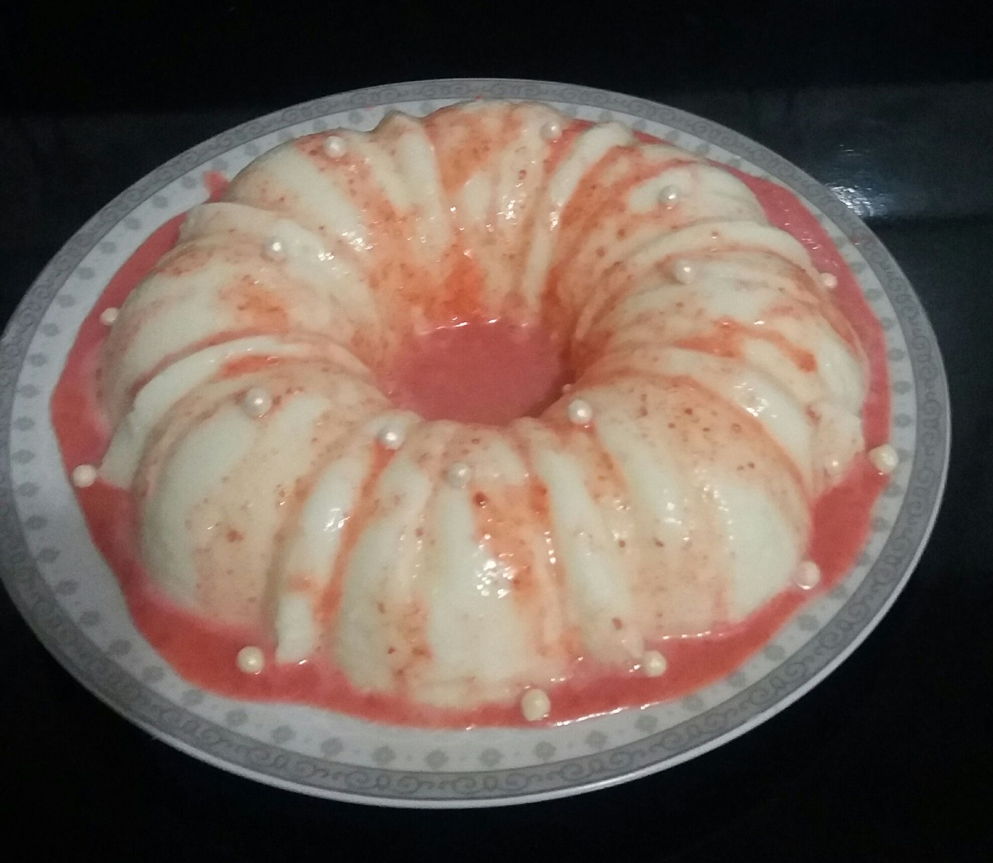 Manjar de coco com calda mousse de morango