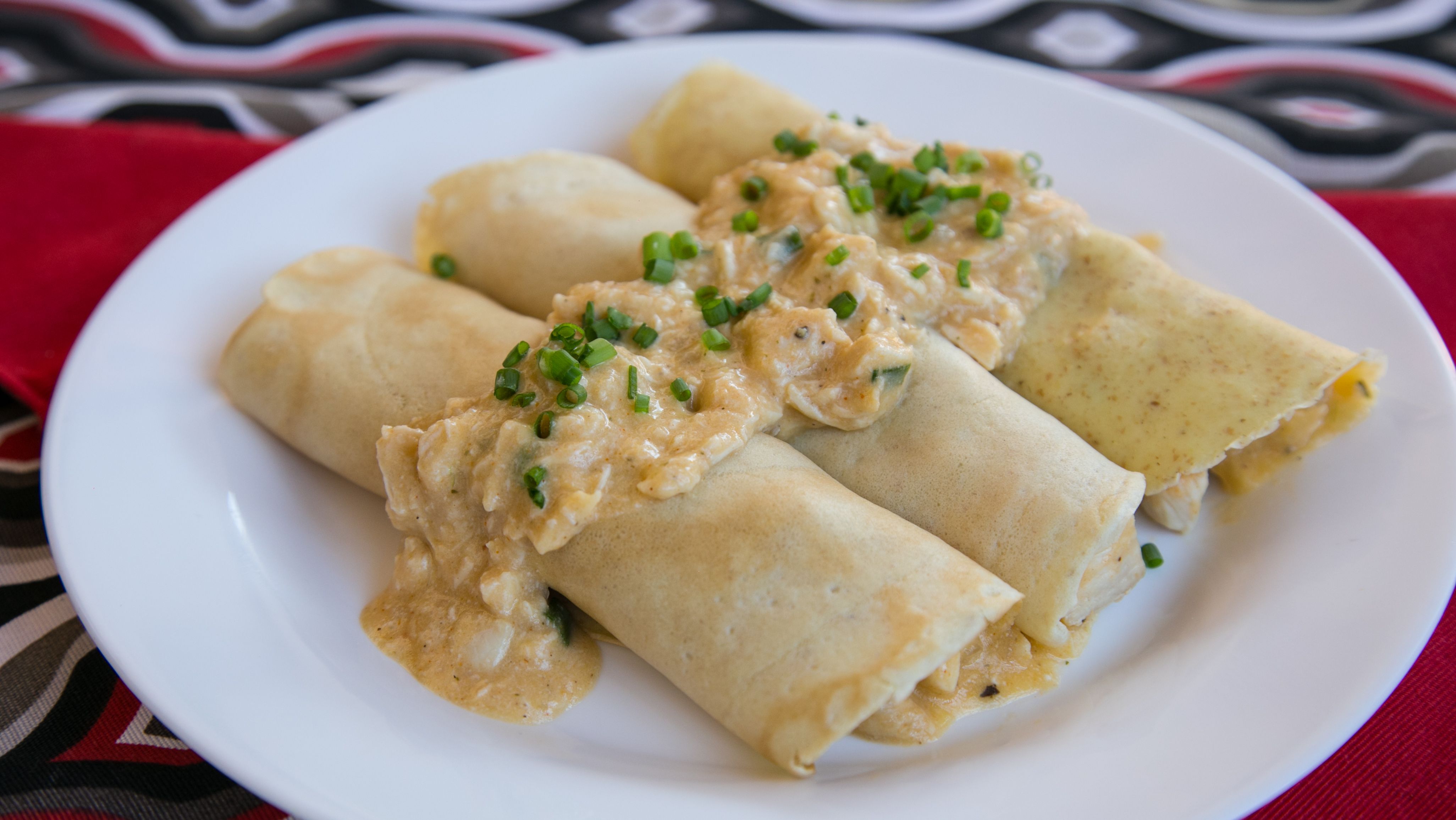 Panqueca integral com estrogonofe de frango