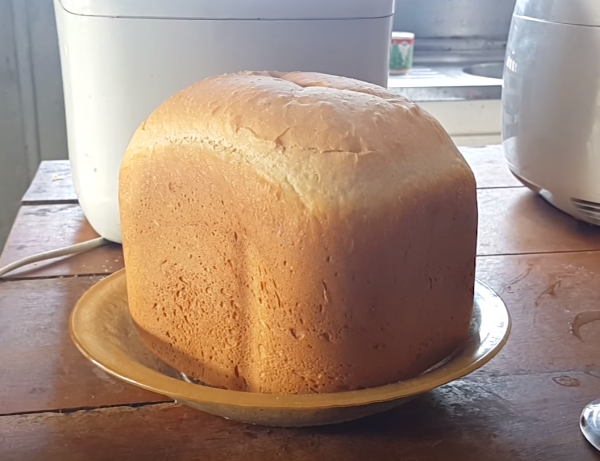 Pão de leite feito na máquina de pão