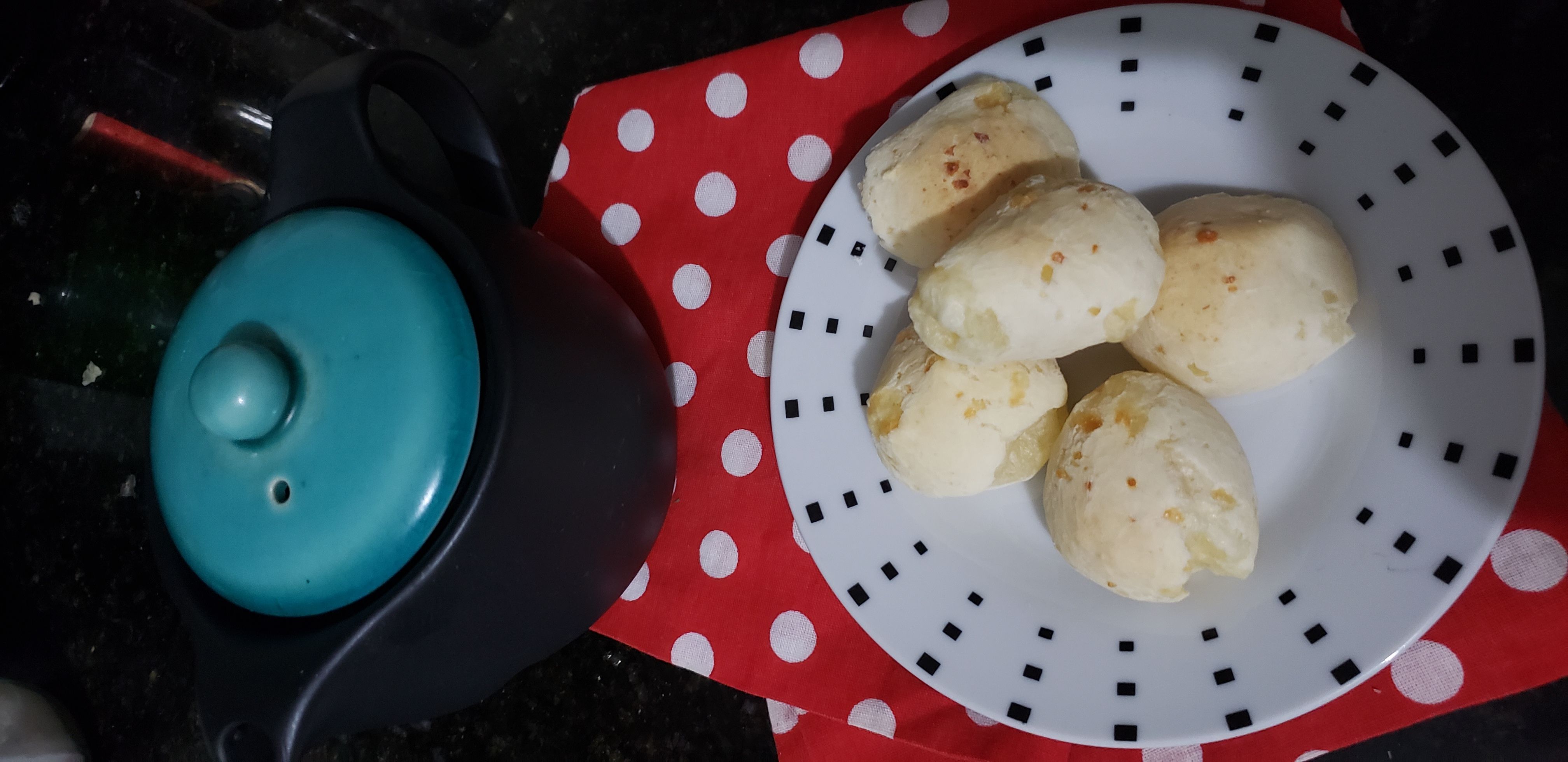 Pão de queijo 4 ingredientes