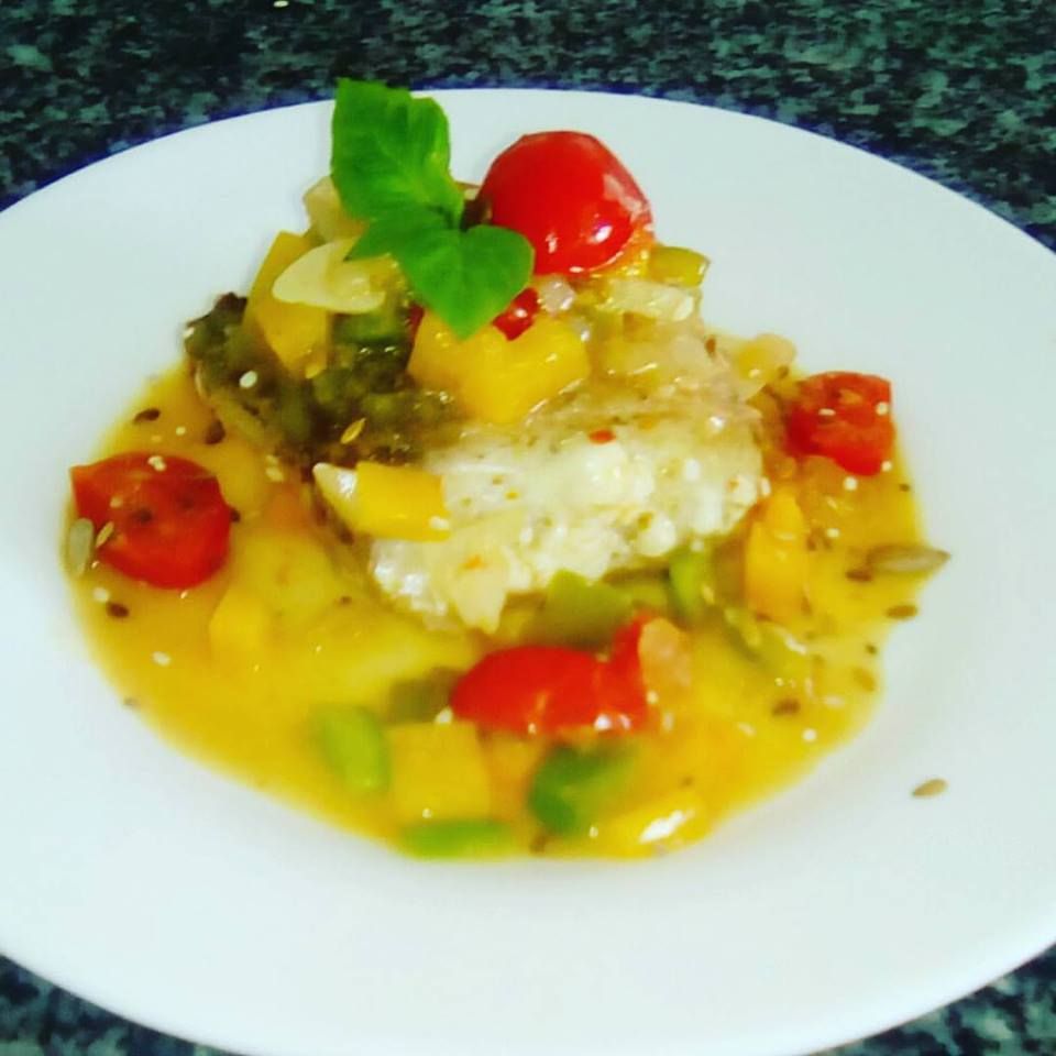 Pescada amarela com leite de coco e curry