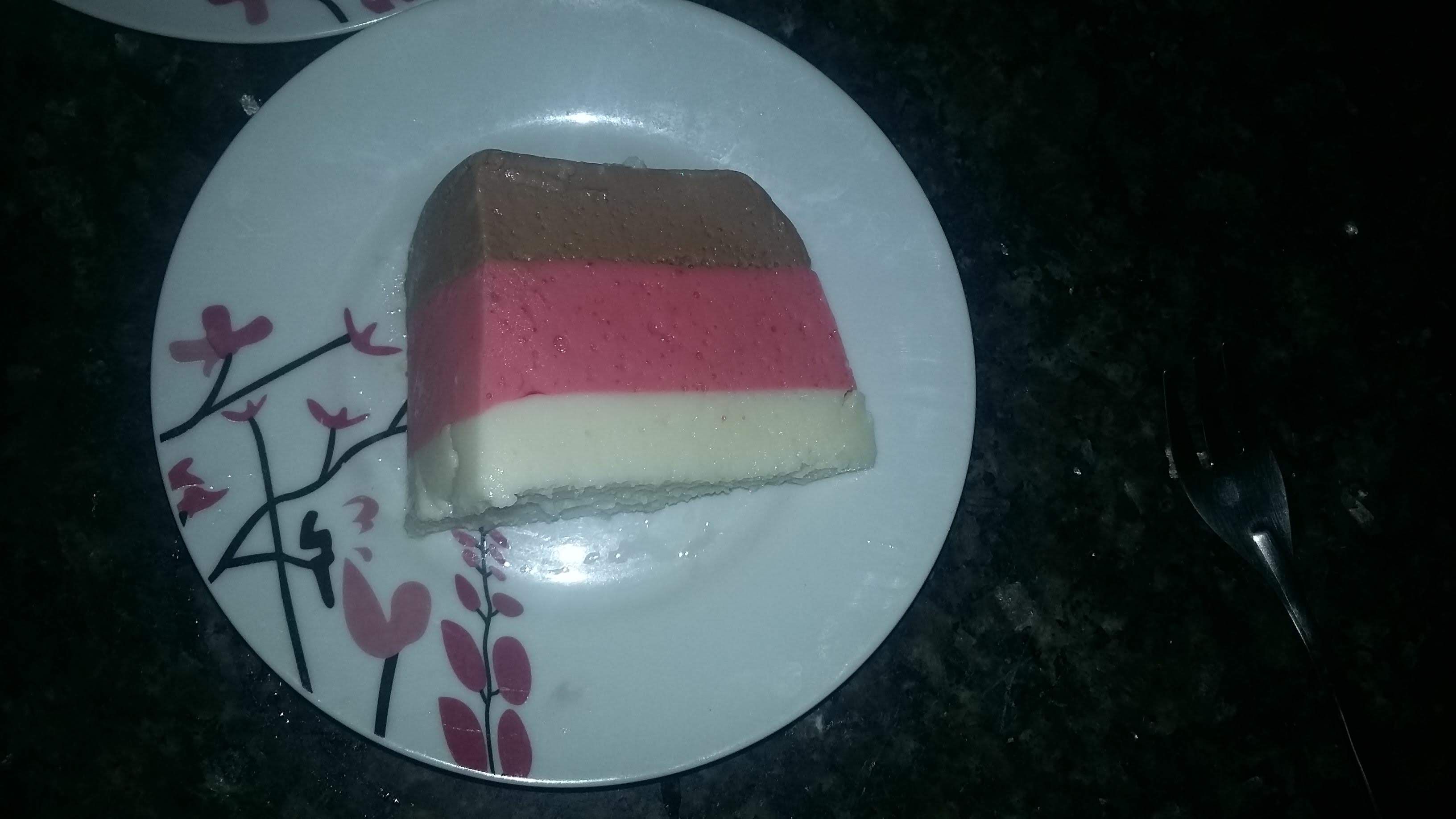 Pudim mousse napolitano