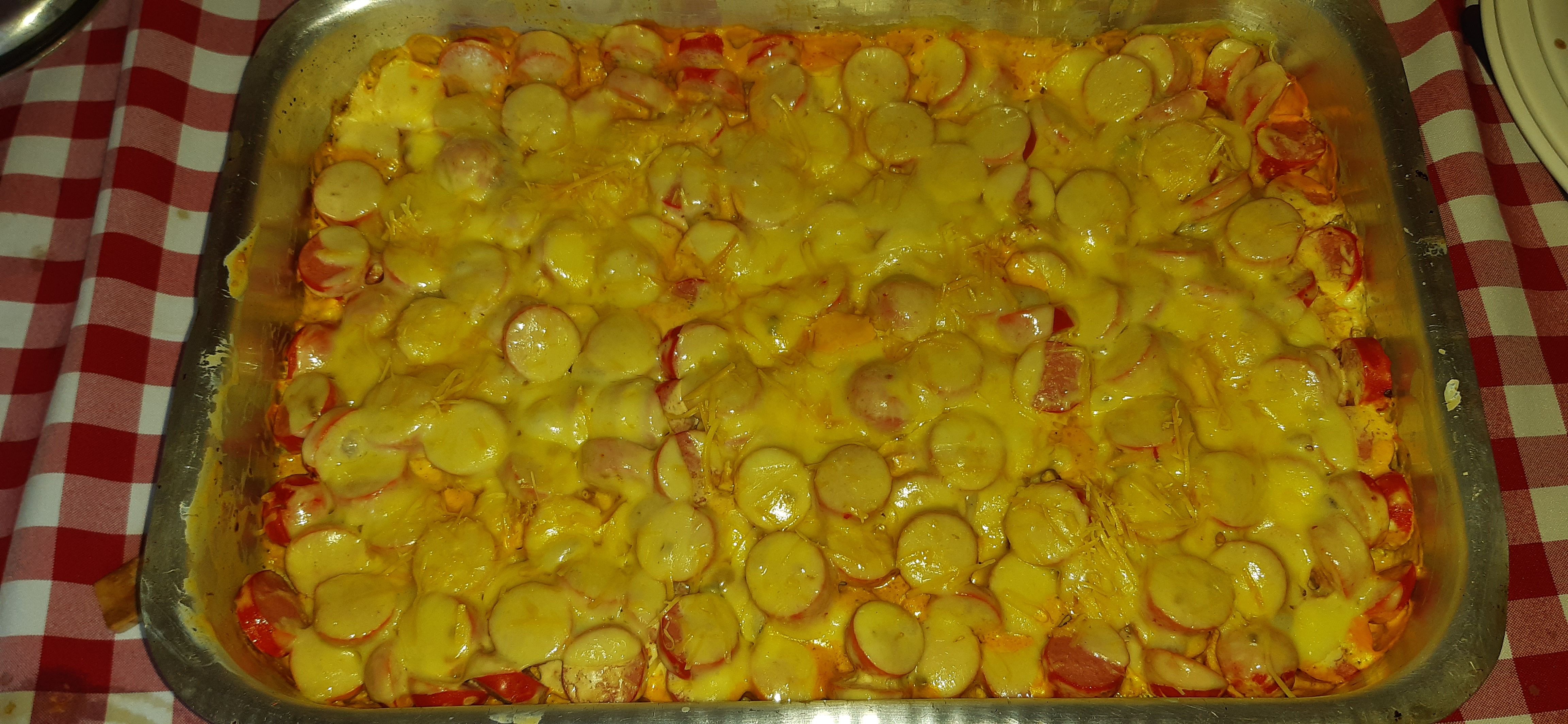 Salsicha gratinada