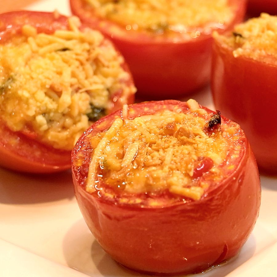 Tomates gratinados com salmão