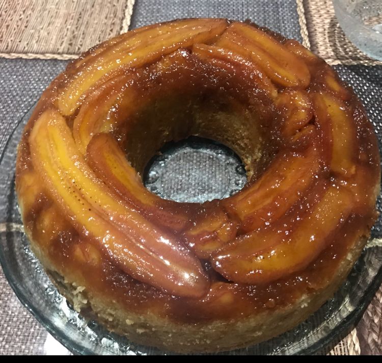 Torta de banana caramelizada