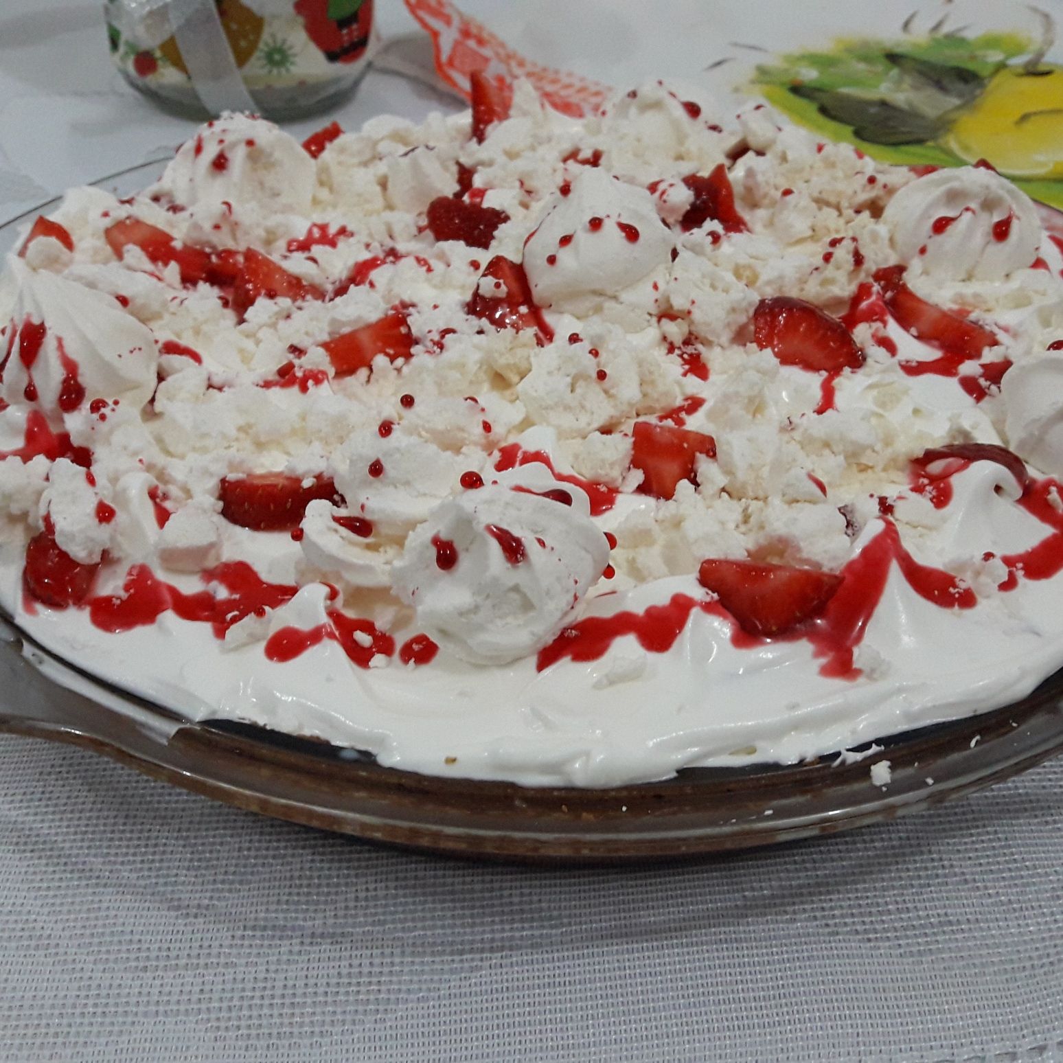 Torta de morango com suspiros