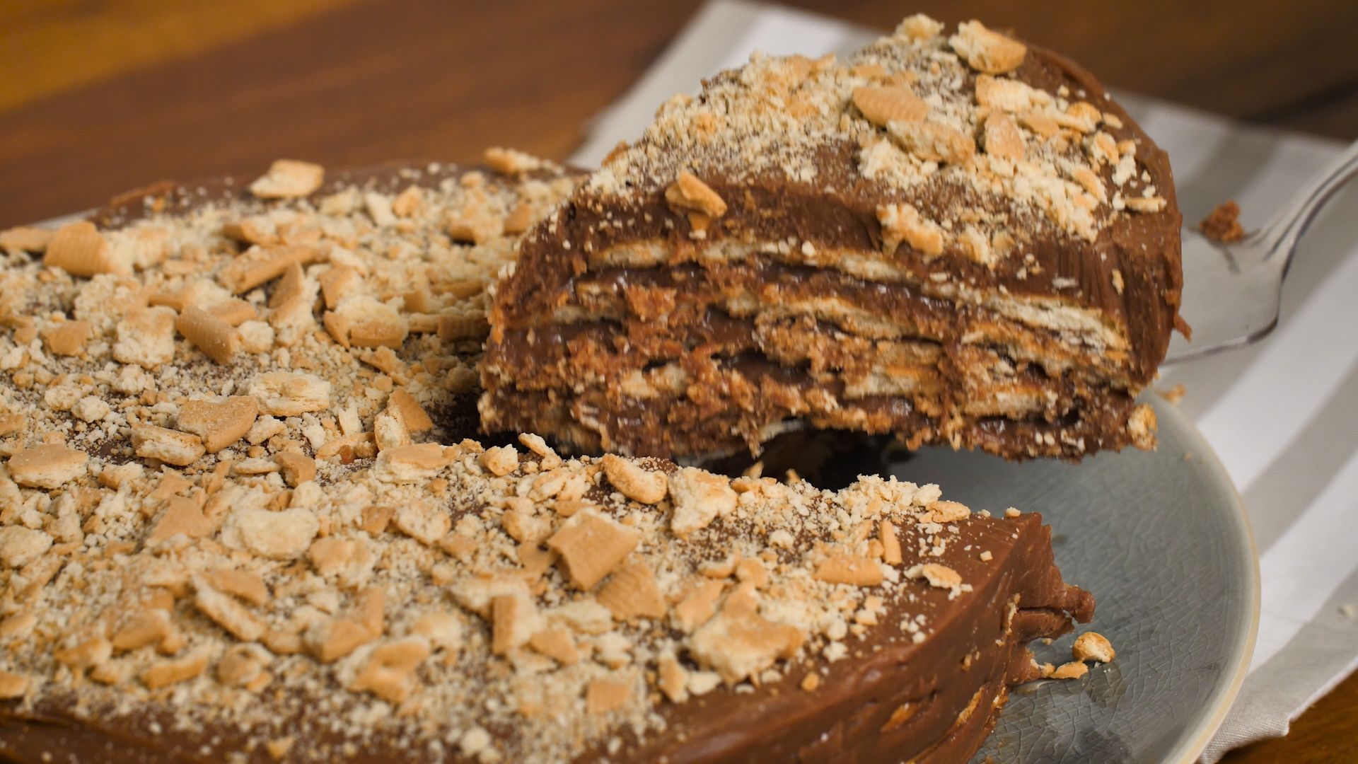 Torta de palha italiana com creme de avelã