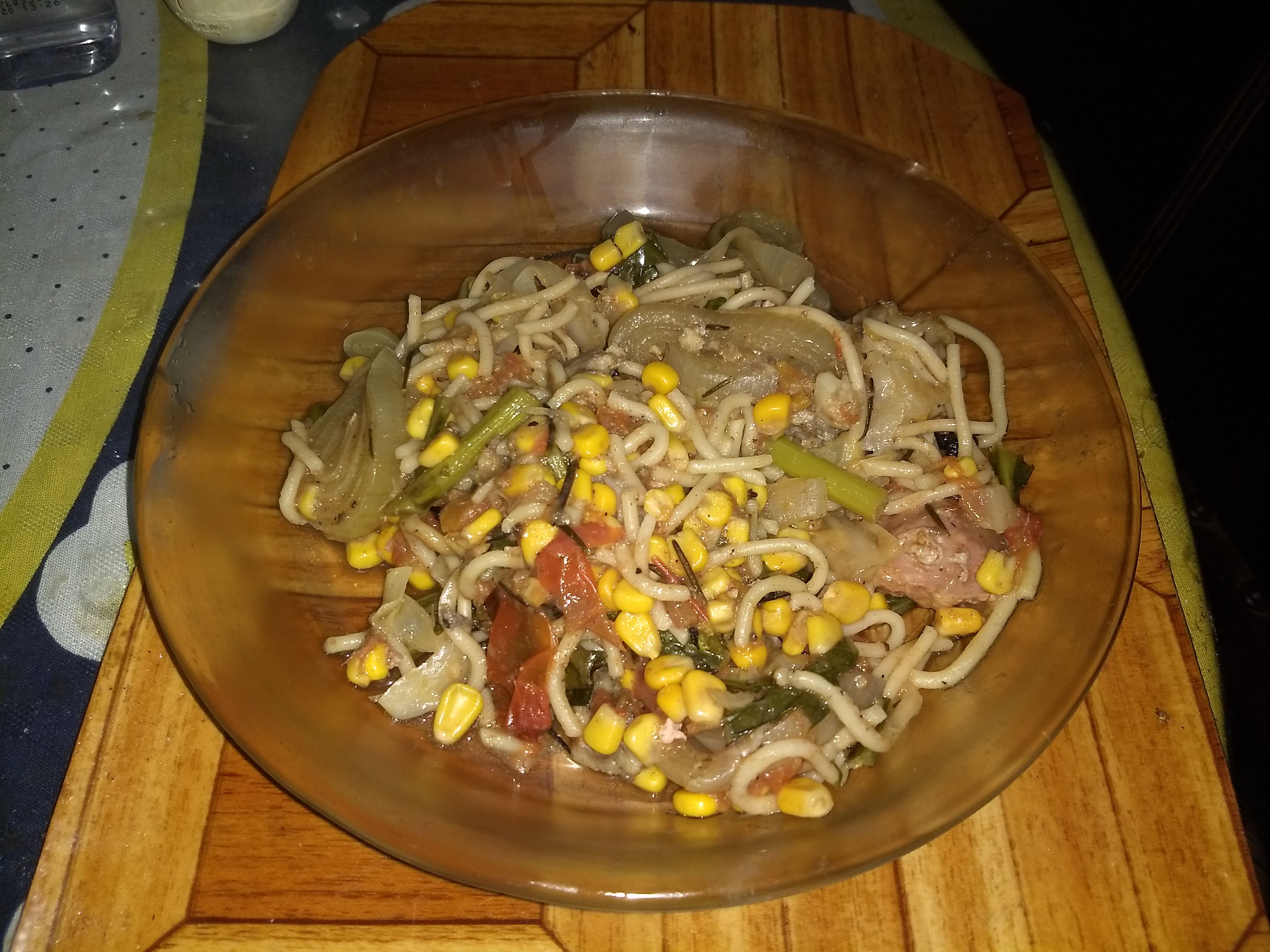 Yakisoba na panela de pressão